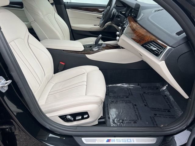 Used 2018 BMW M550i xDrive image 15