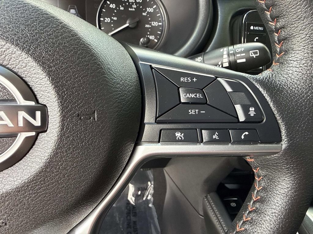 Used 2023 Nissan Kicks SR w/ SR Premium Package FWD image 31