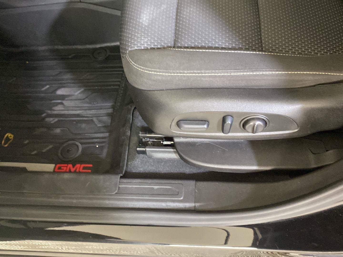 Used 2022 GMC Acadia SLE w/ Driver Convenience Package AWD/4WD image 12