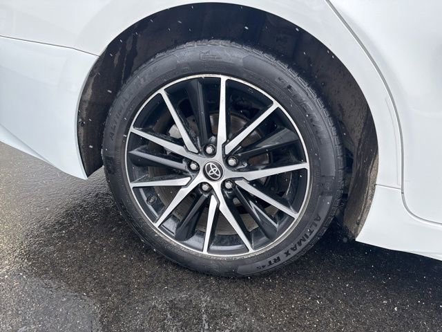 Used 2023 Toyota Camry SE image 9
