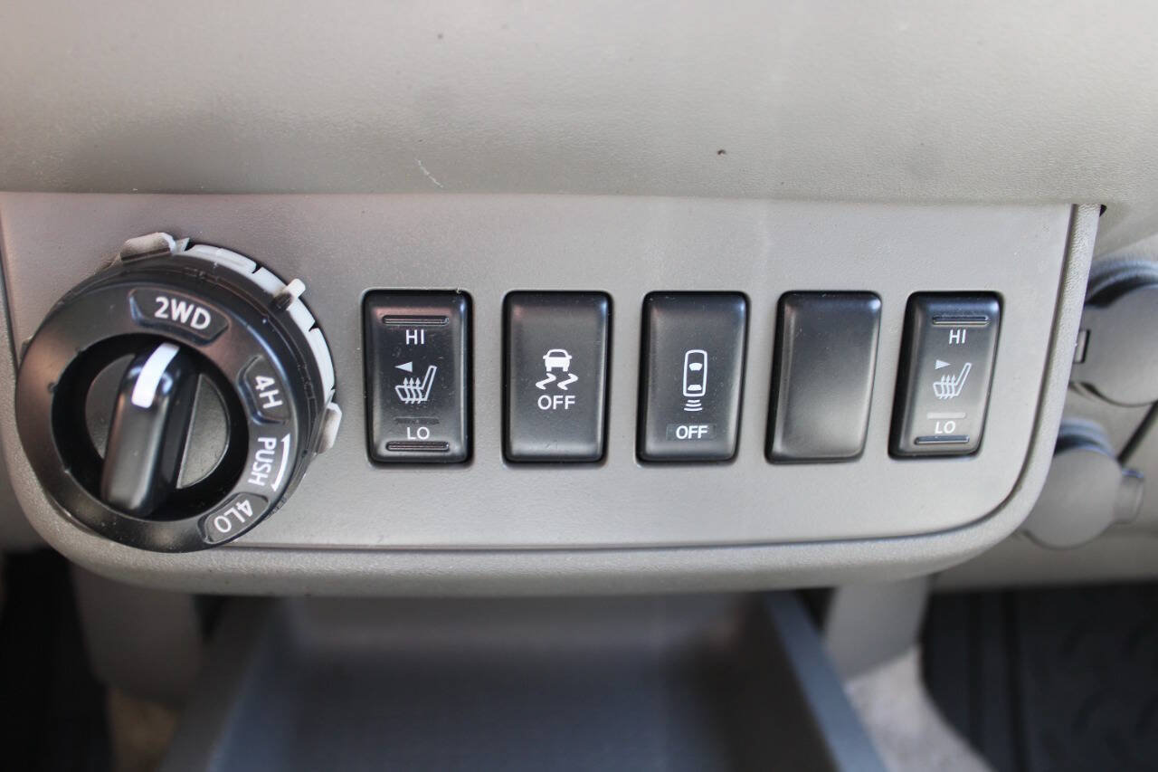 Used 2014 Nissan Frontier SV w/ SV Value Truck Package AWD/4WD image 36