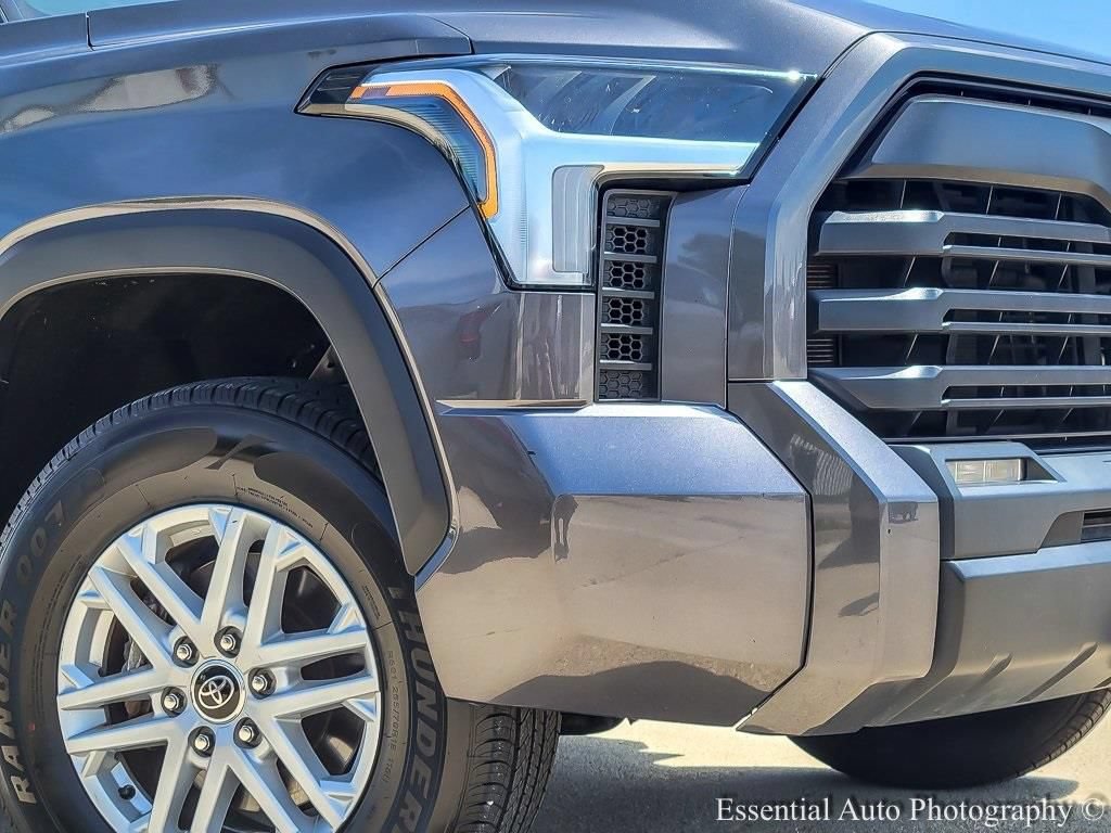 Used 2022 Toyota Tundra SR5 AWD/4WD image 3