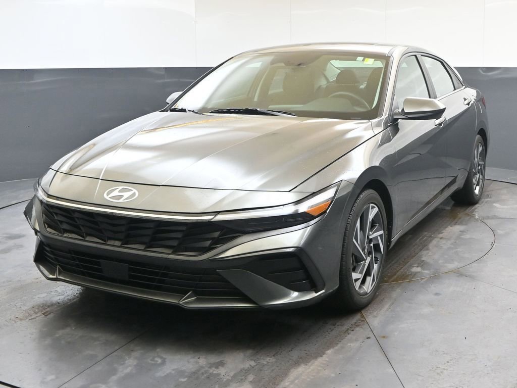 Certified 2024 Hyundai Elantra SEL w/ Convenience Package image 1