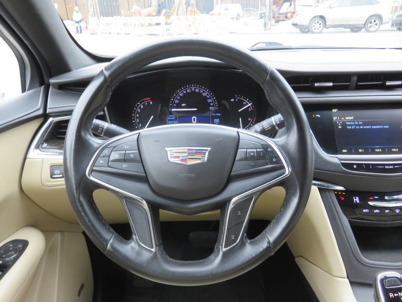 Used 2019 Cadillac XT5 AWD image 14
