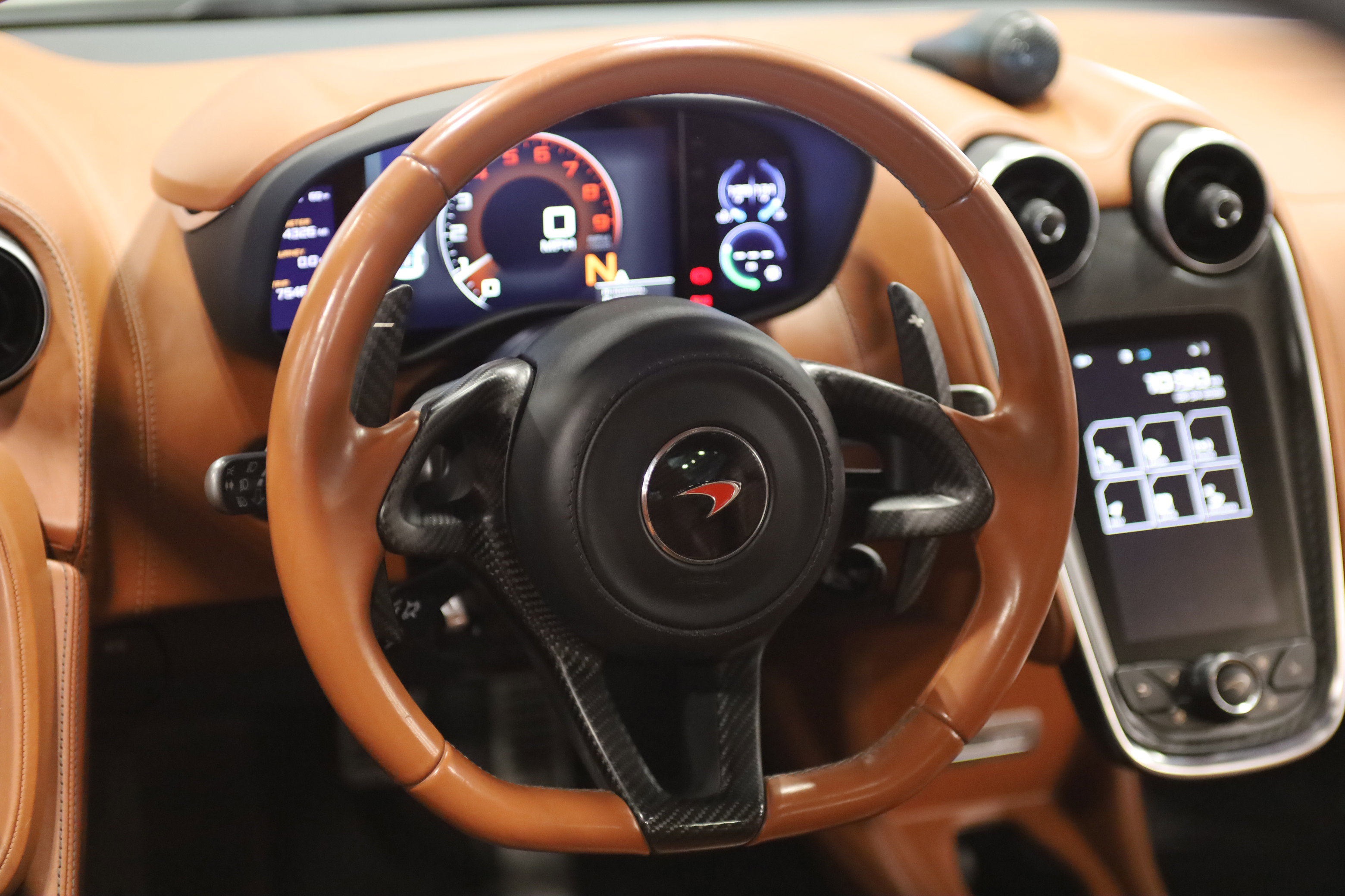 Used 2017 McLaren 570S RWD image 24