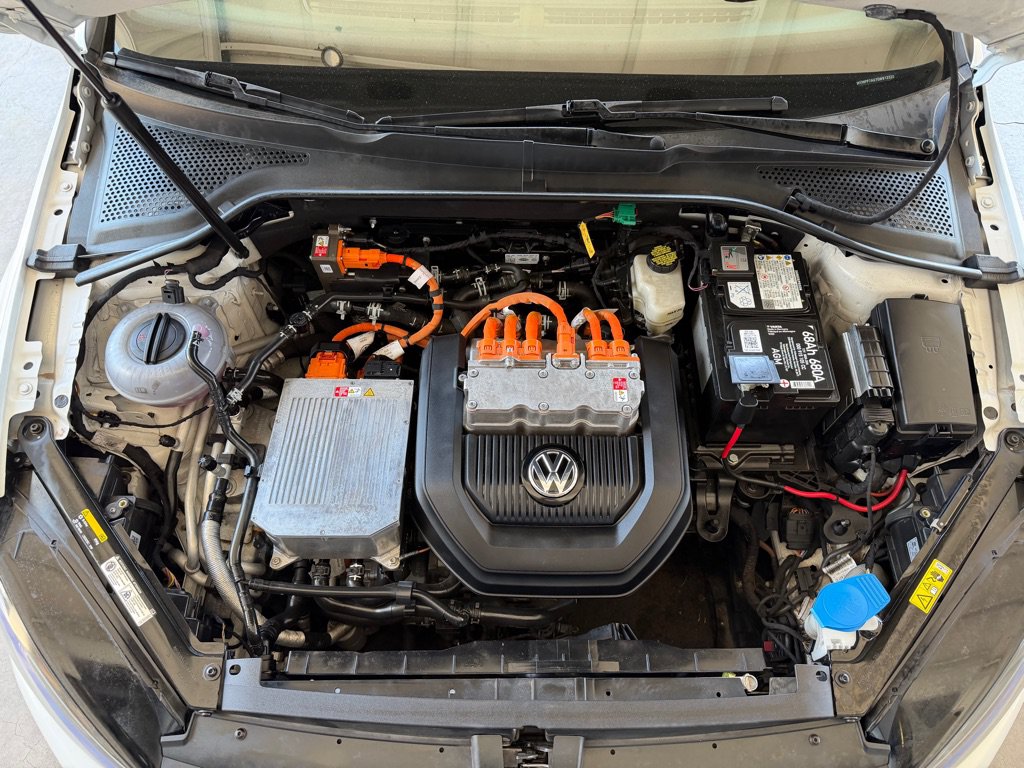 Used 2016 Volkswagen e-Golf SEL Premium w/ Driver Assistance Package FWD image 48