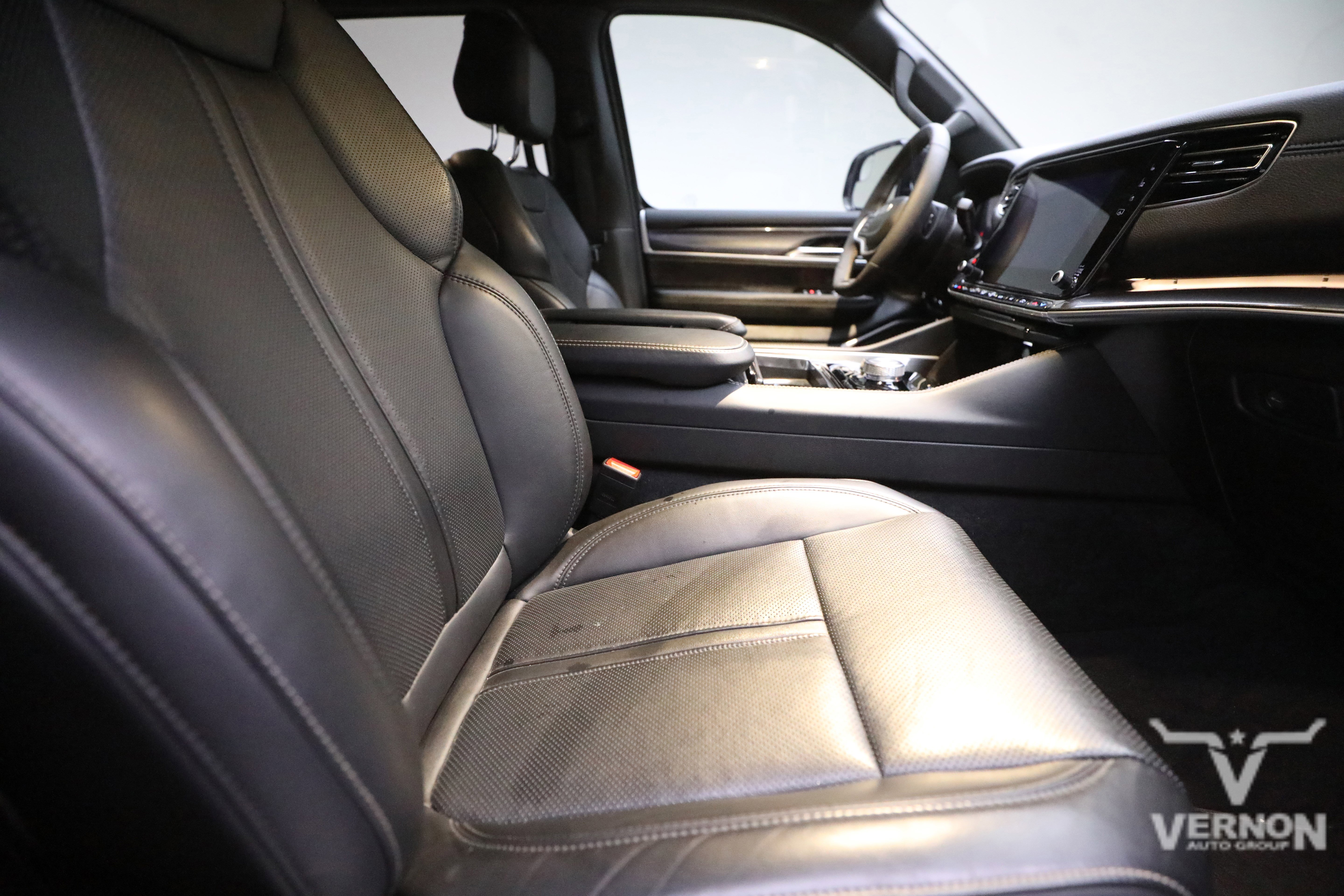 Used 2024 Jeep Wagoneer 4WD w/ HD Trailer Tow Package image 11