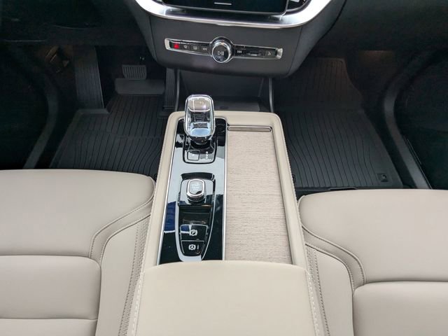 New 2026 Volvo XC90 B5 Core w/ Protection Package image 20
