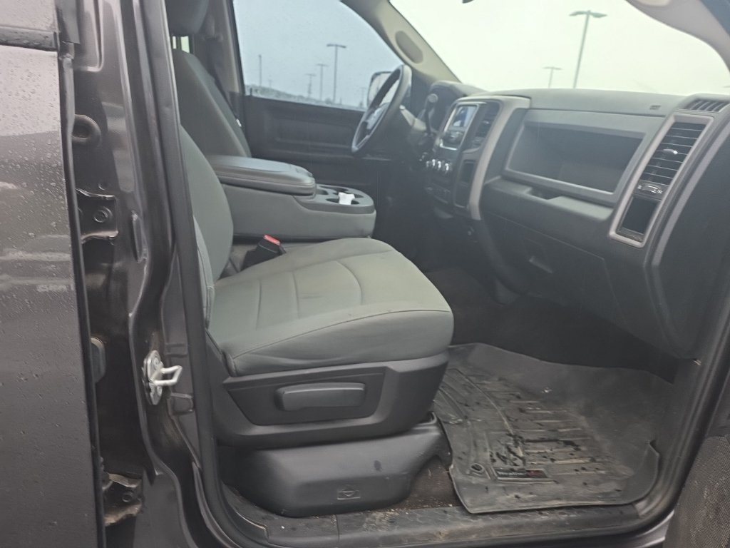 Used 2016 RAM 2500 Tradesman w/ Chrome Appearance Group AWD/4WD image 14