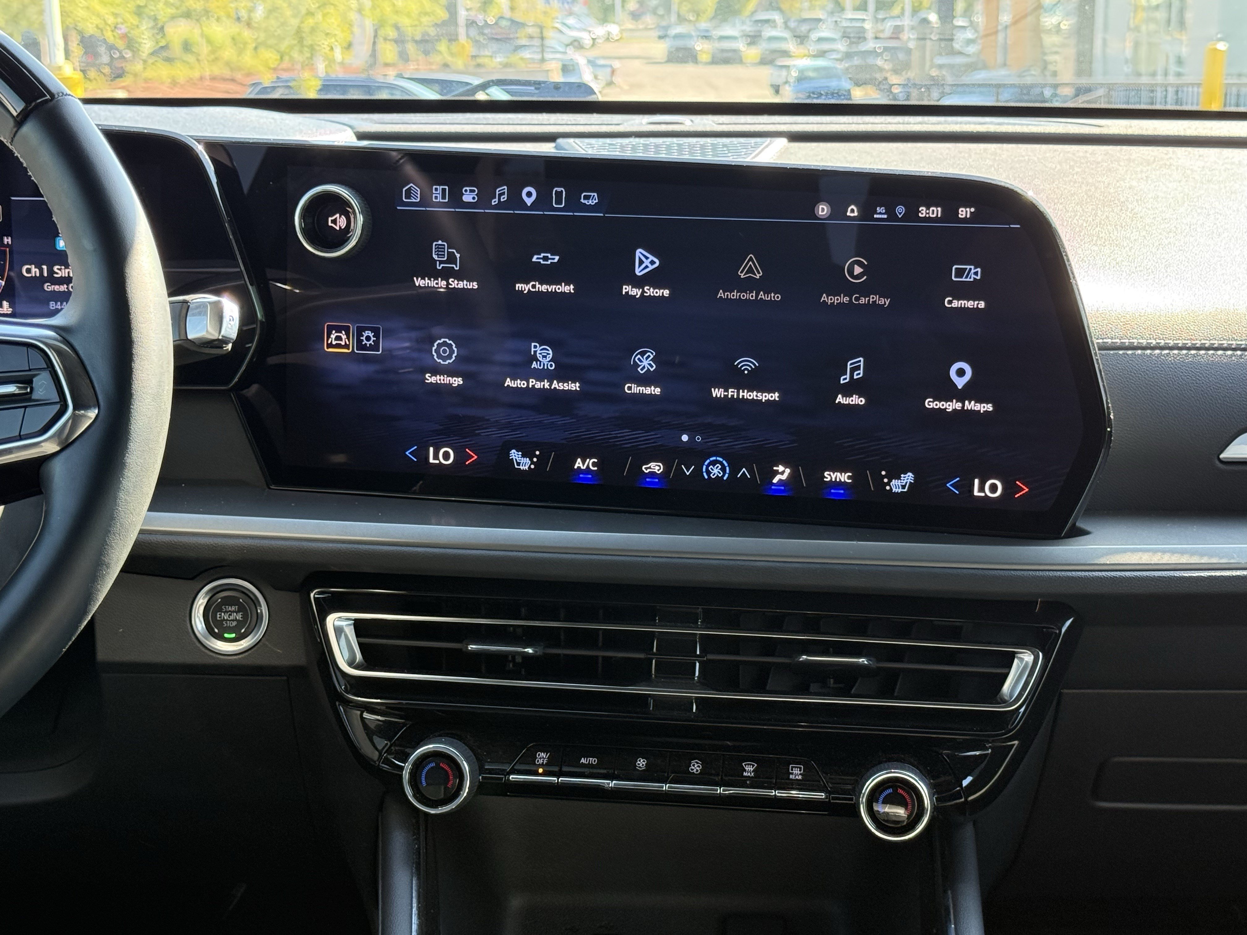 Used 2025 Chevrolet Traverse LT w/ Enhanced Driving Package FWD image 30