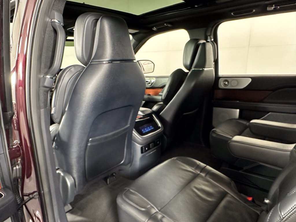 Used 2024 Lincoln Navigator L Reserve AWD/4WD image 21