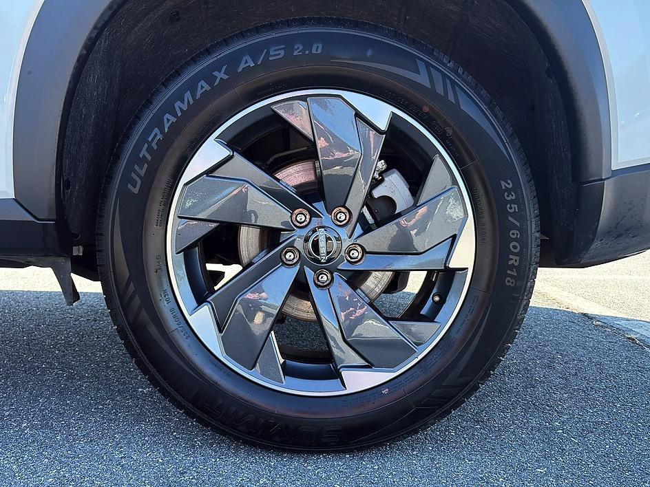 Certified 2025 Nissan Rogue SV AWD/4WD image 10