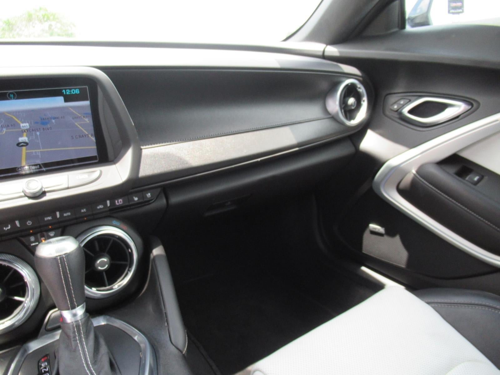 Used 2016 Chevrolet Camaro LT RWD image 13