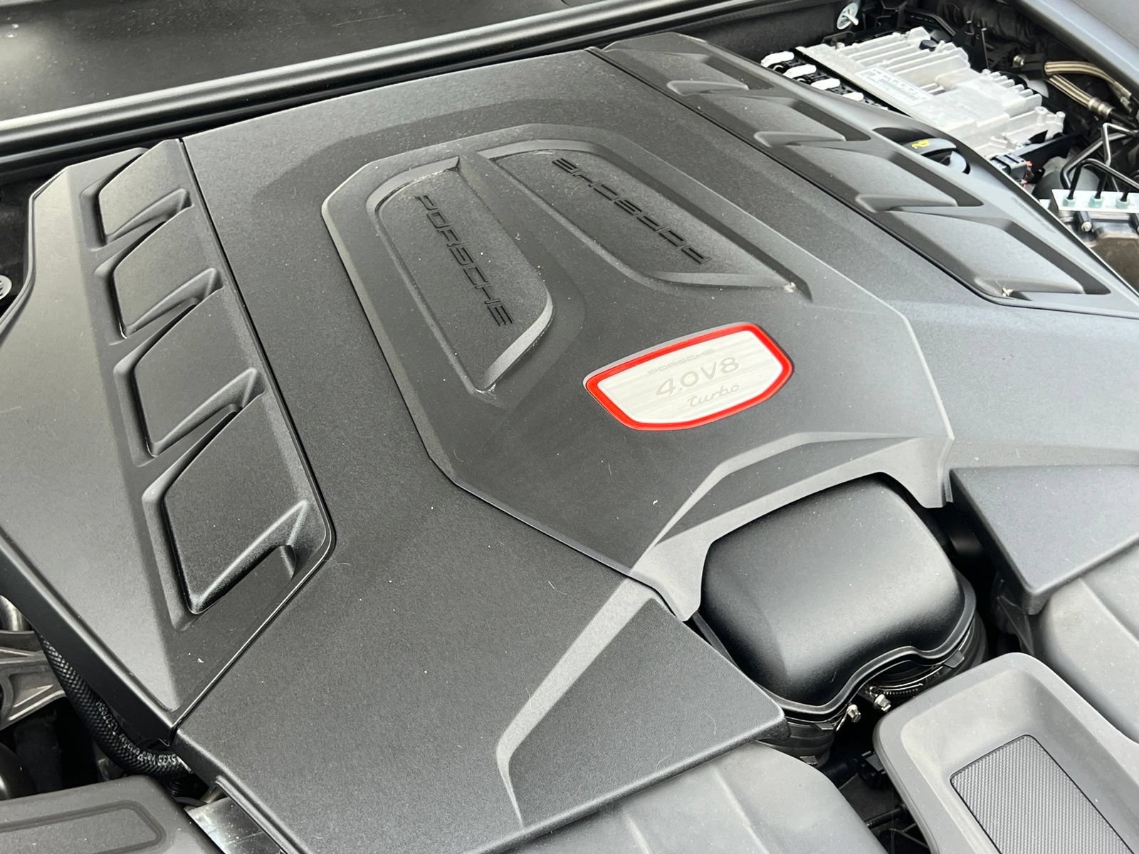 Certified 2023 Porsche Cayenne Turbo AWD/4WD image 41