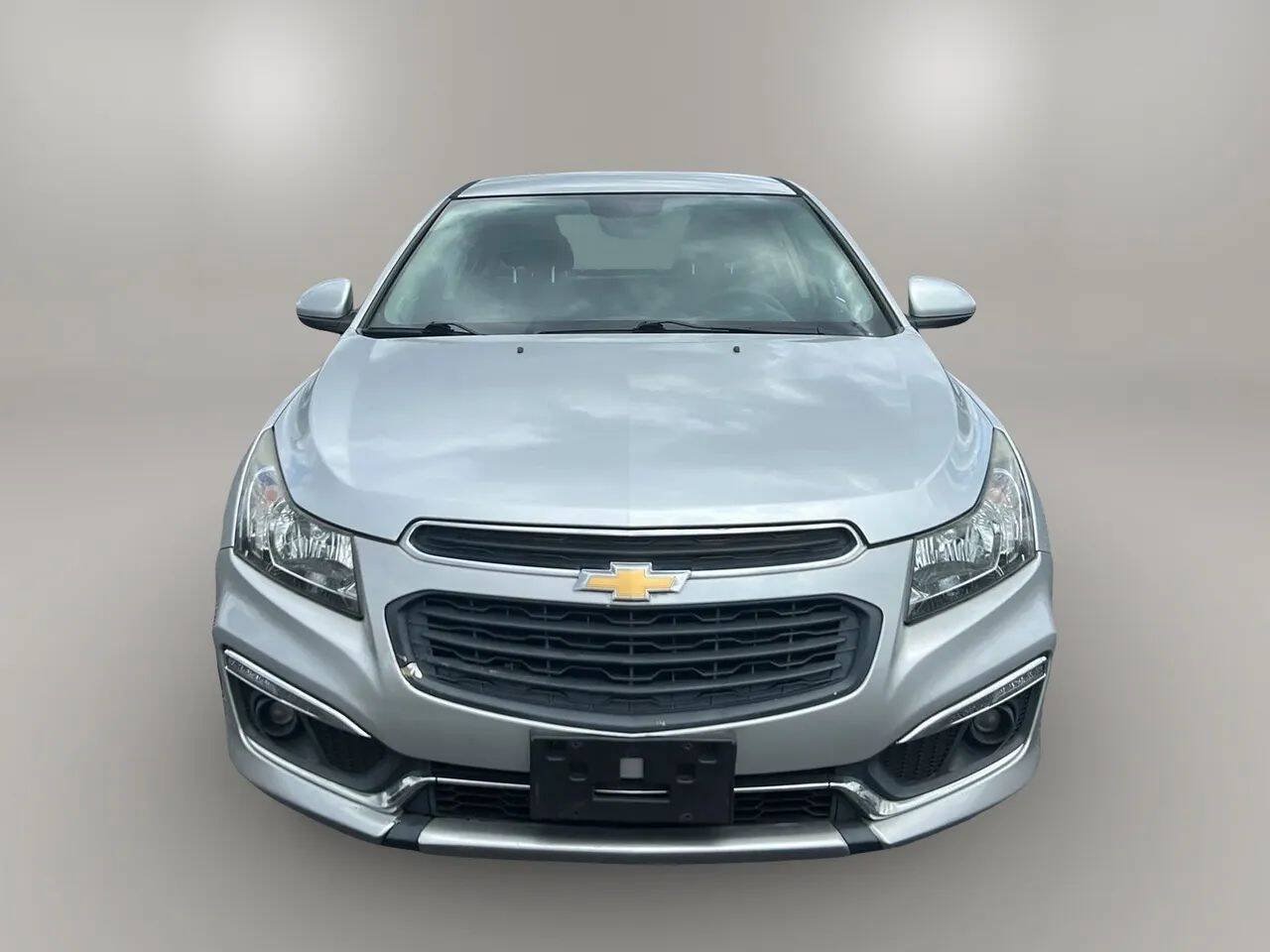 Used 2016 Chevrolet Cruze LT FWD image 2