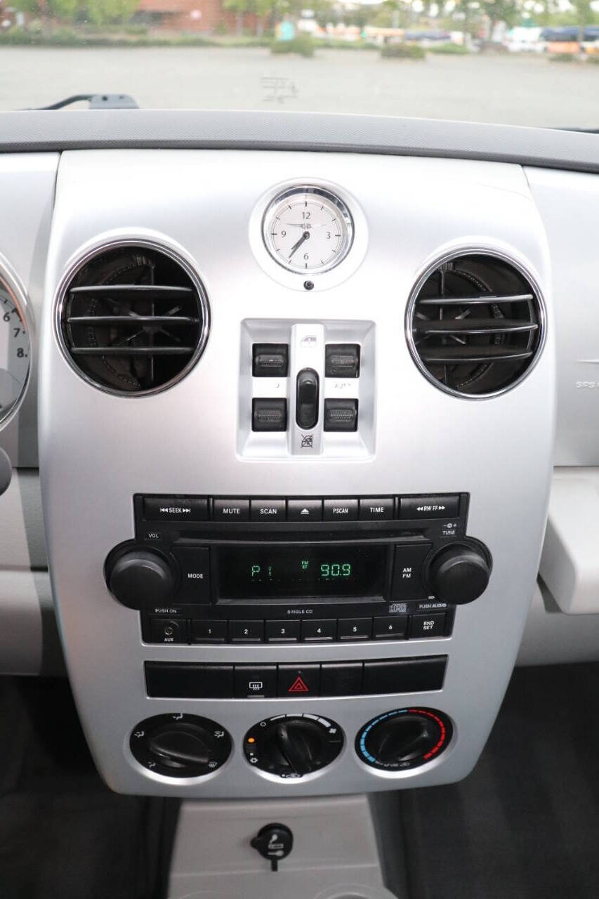 Used 2009 Chrysler PT Cruiser FWD image 20