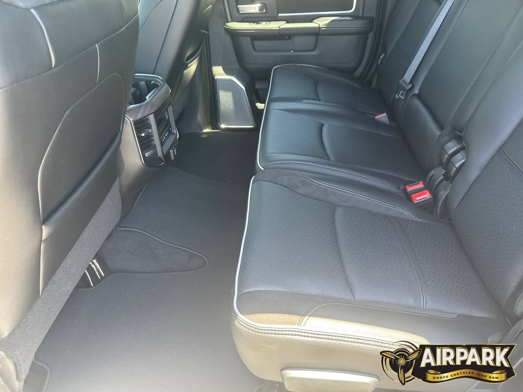 New 2026 RAM 2500 Laramie AWD/4WD image 17
