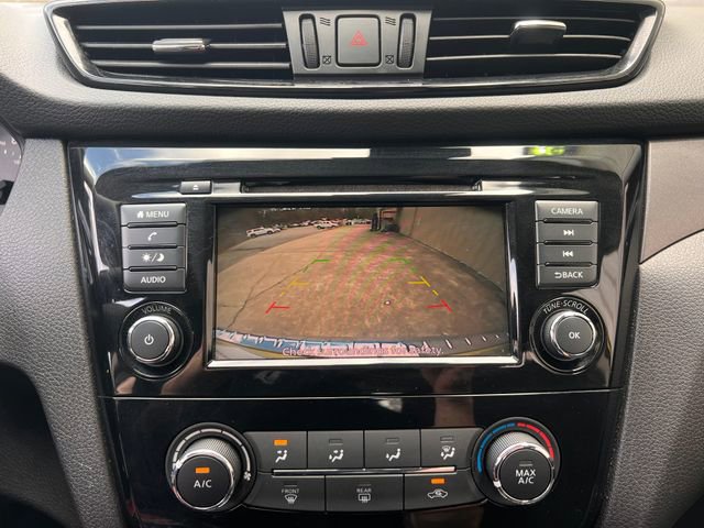 Used 2020 Nissan Rogue Sport S image 23