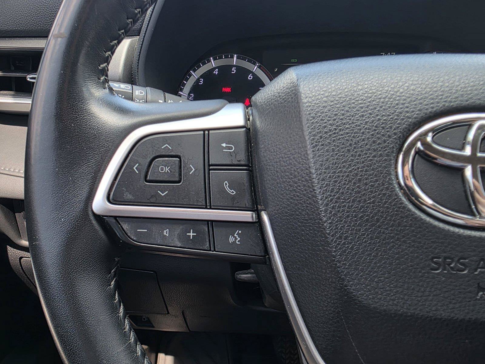 Used 2023 Toyota Highlander LE FWD image 13