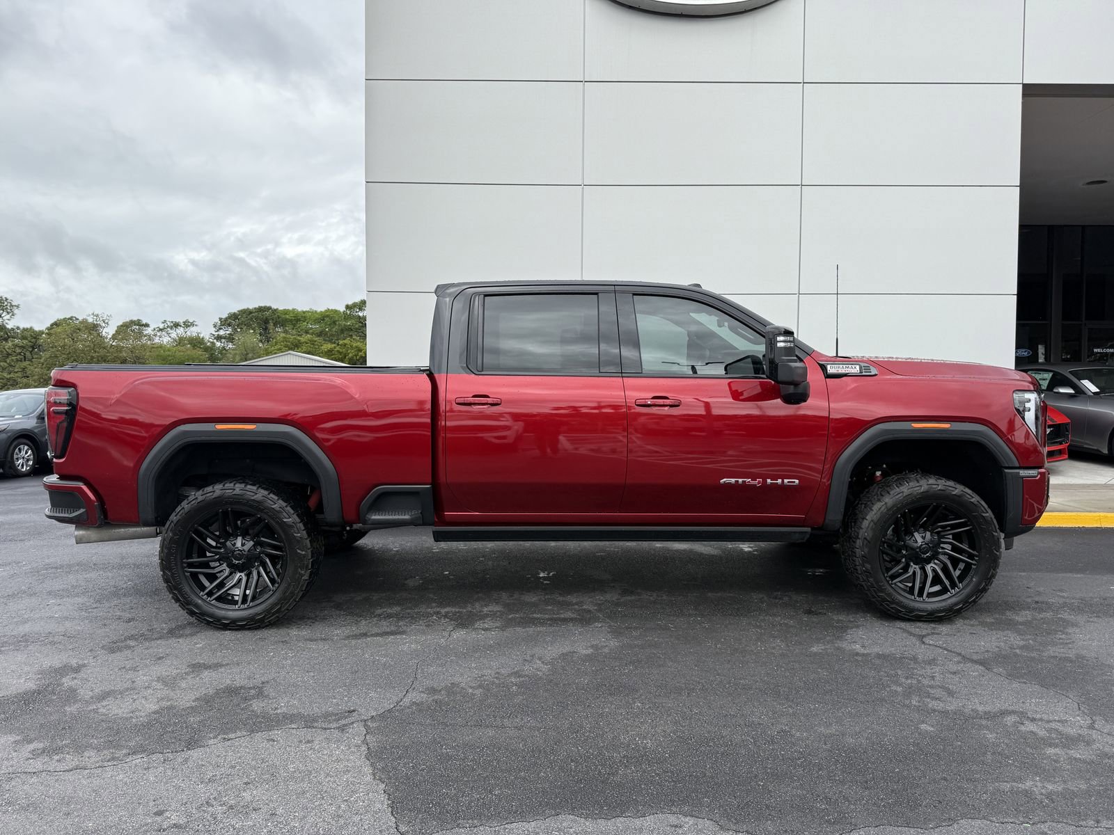 Used 2025 GMC Sierra 2500 AT4 w/ AT4 Premium Plus Package image 3
