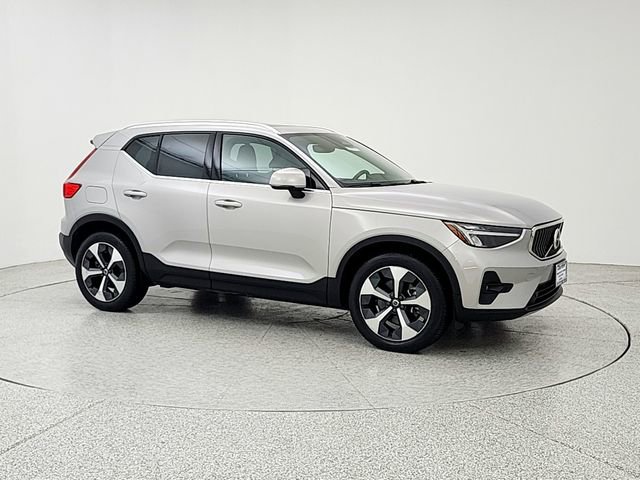 Certified 2023 Volvo XC40 B5 Plus w/ Protection Package Premier AWD/4WD image 3