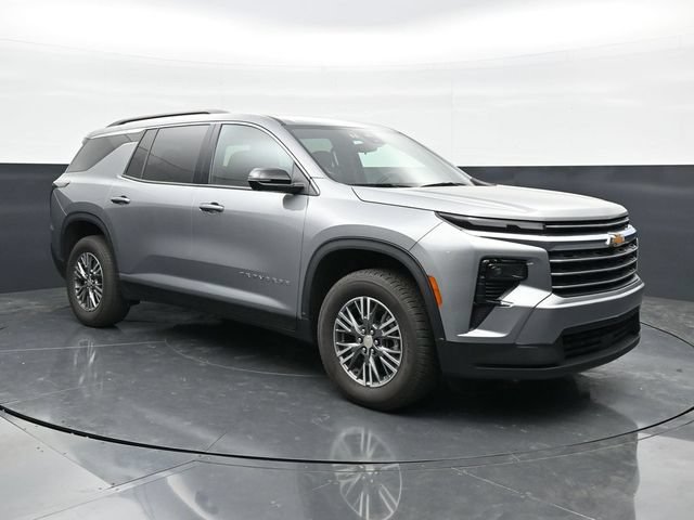Used 2024 Chevrolet Traverse LT FWD image 3
