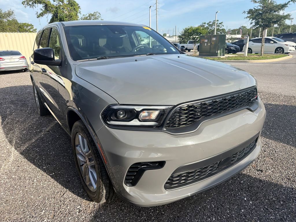 Used 2023 Dodge Durango GT RWD image 3