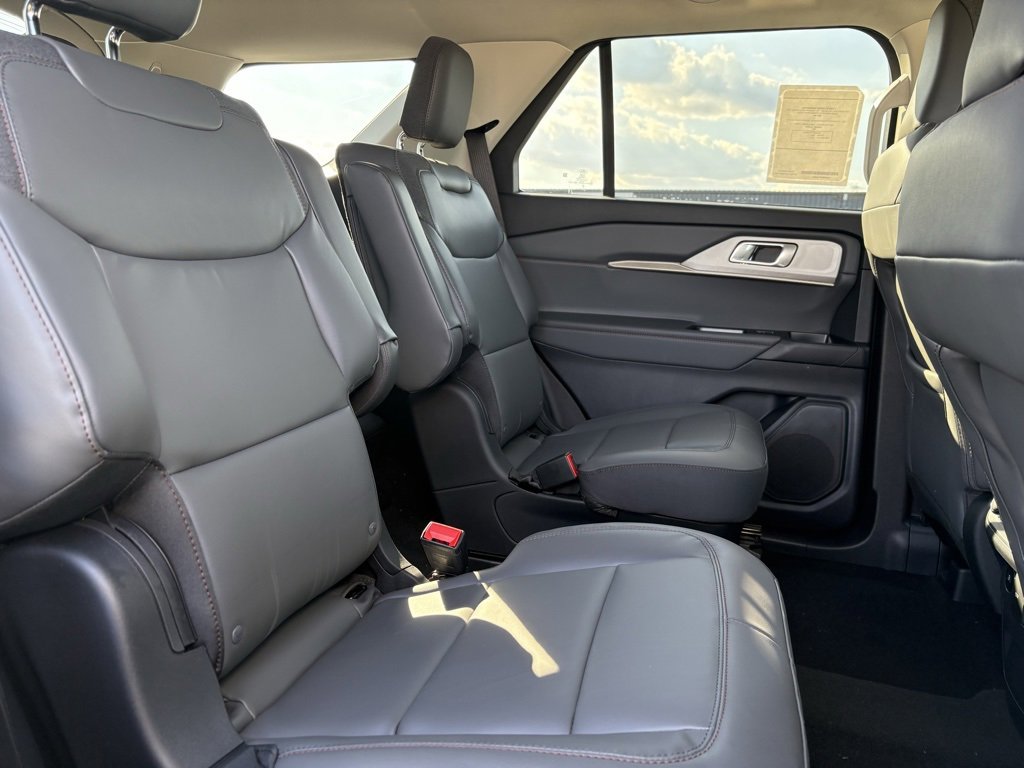 New 2026 Ford Explorer Active image 33
