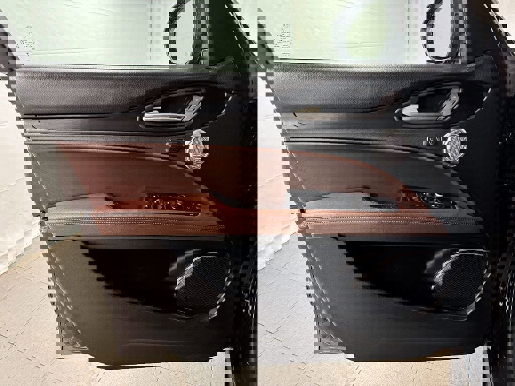 Used 2018 Alfa Romeo Stelvio AWD image 13