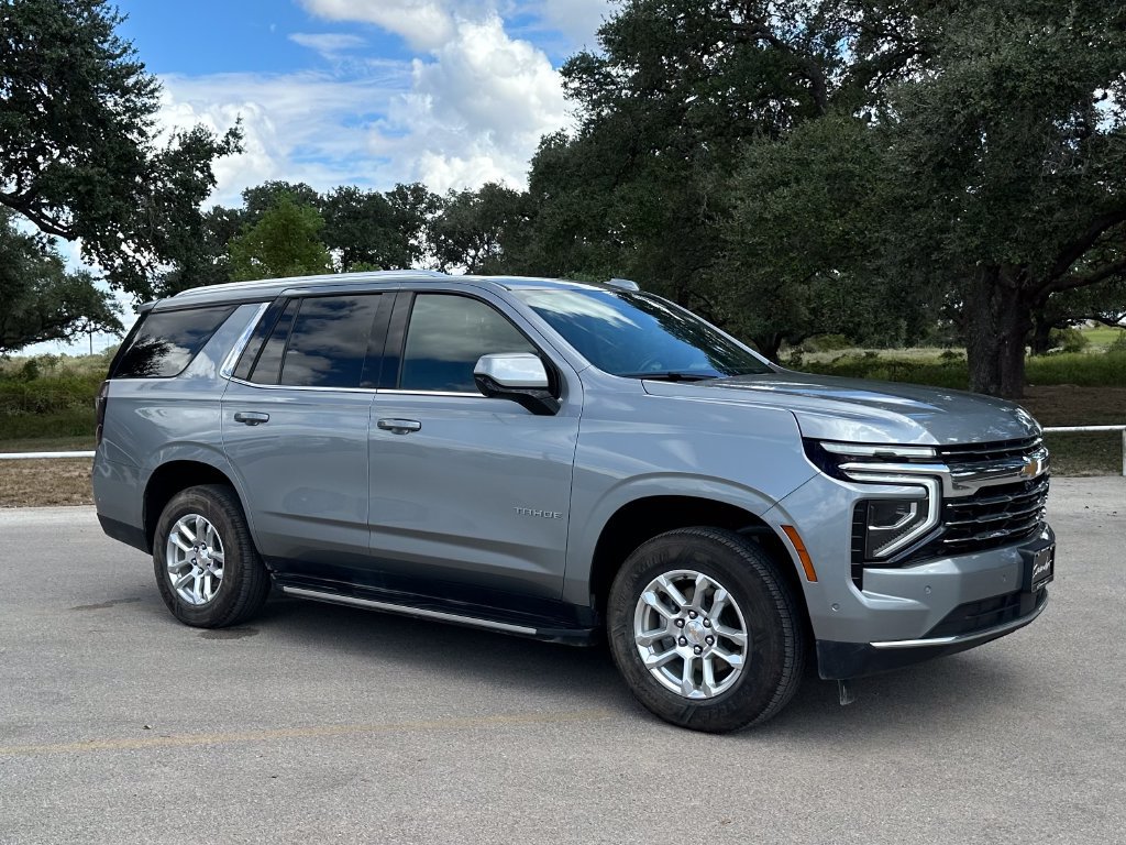 Used 2025 Chevrolet Tahoe LT RWD image 3