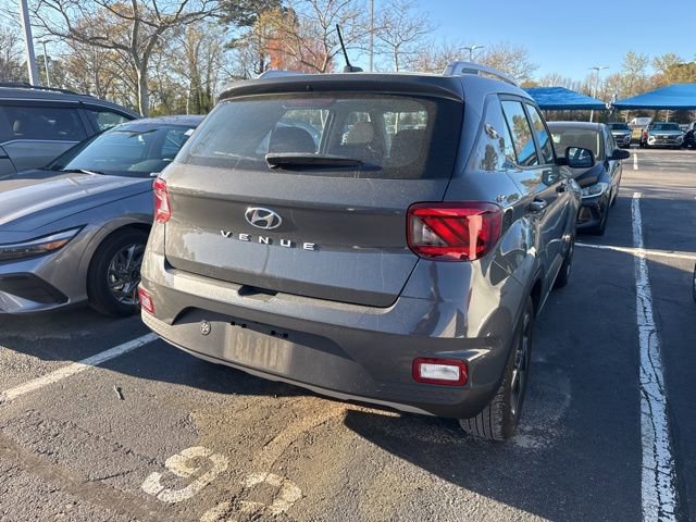 Used 2023 Hyundai Venue SEL w/ Cargo Package image 9