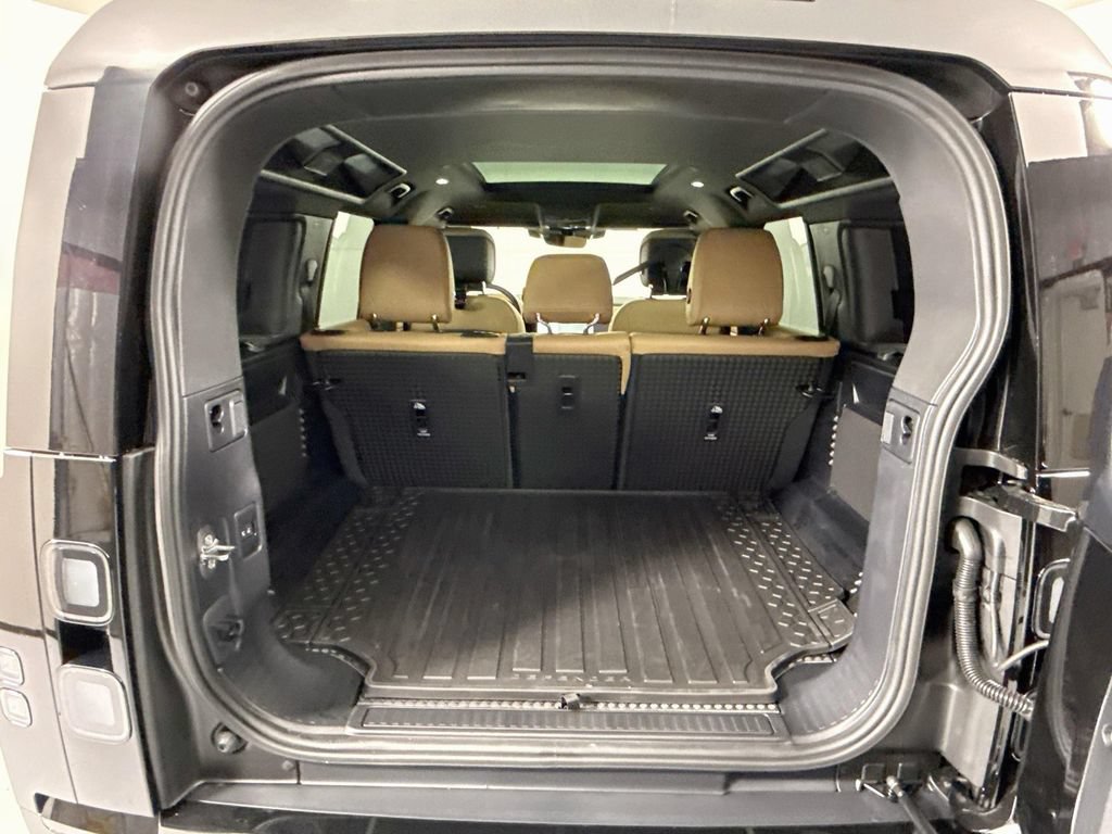 New 2026 Land Rover Defender 110 X-Dynamic SE AWD/4WD image 30