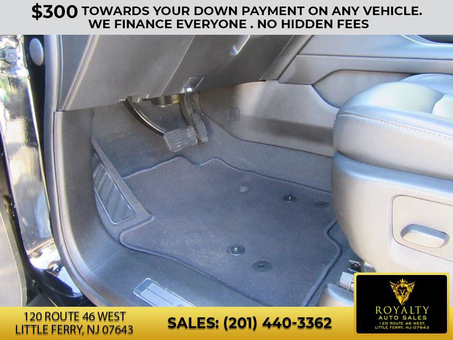 Used 2021 Chevrolet Suburban LT image 38