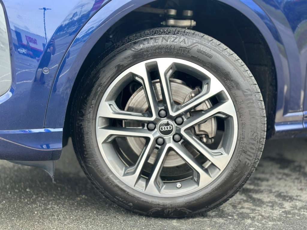 Used 2025 Audi Q5 Premium w/ Convenience Package AWD/4WD image 2