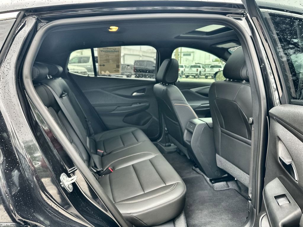 Used 2025 Buick Envista Preferred FWD image 27