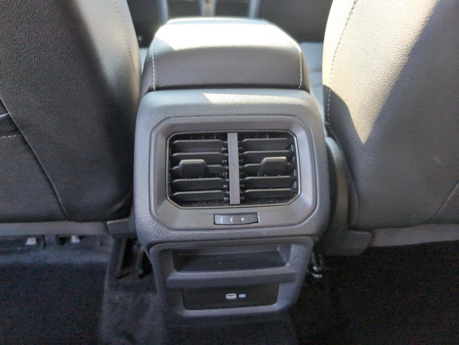 Used 2022 Volkswagen Taos SEL AWD/4WD image 24