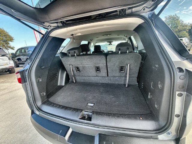 Used 2020 Chevrolet Traverse LS w/ LPO, Floor Liner Package FWD image 25