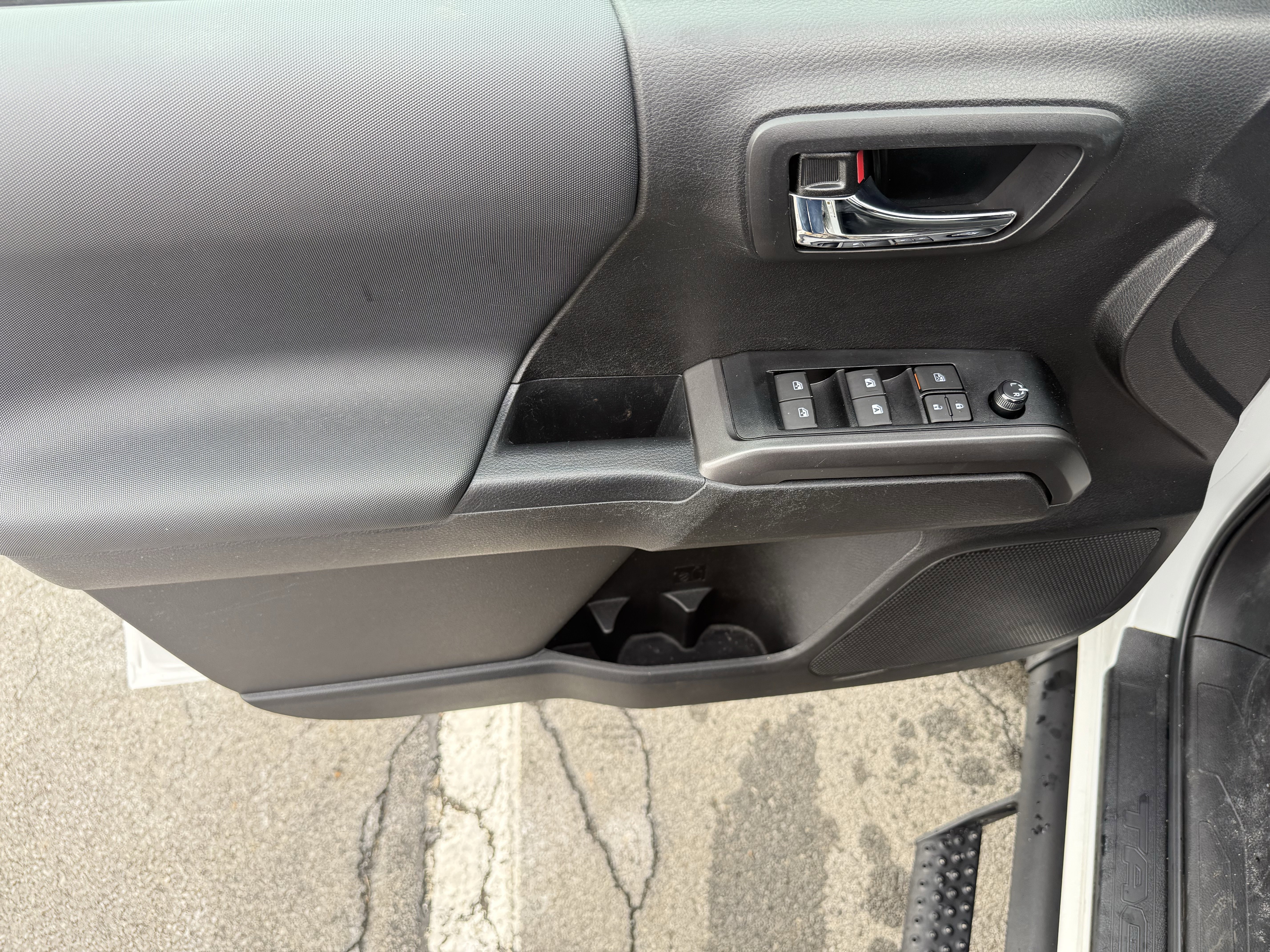 Used 2023 Toyota Tacoma TRD Off-Road image 26