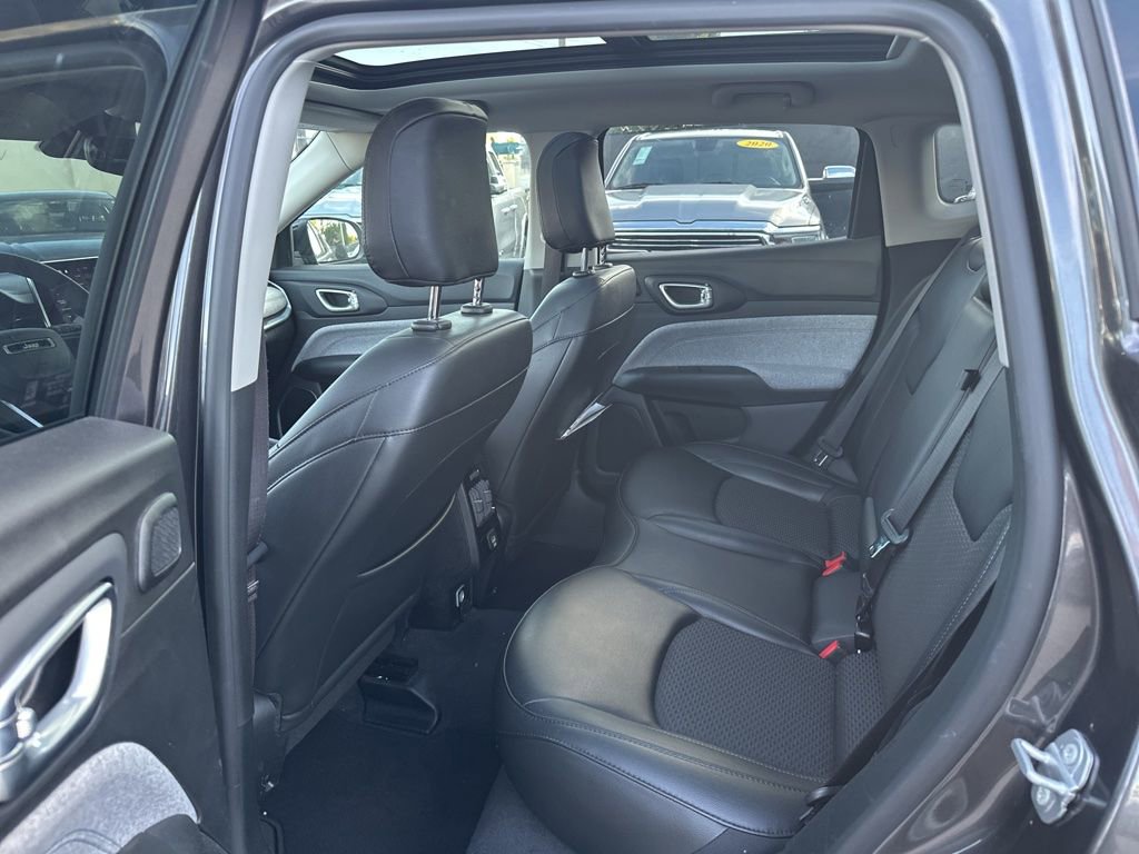 Used 2022 Jeep Compass Latitude w/ Sun and Sound Group image 9