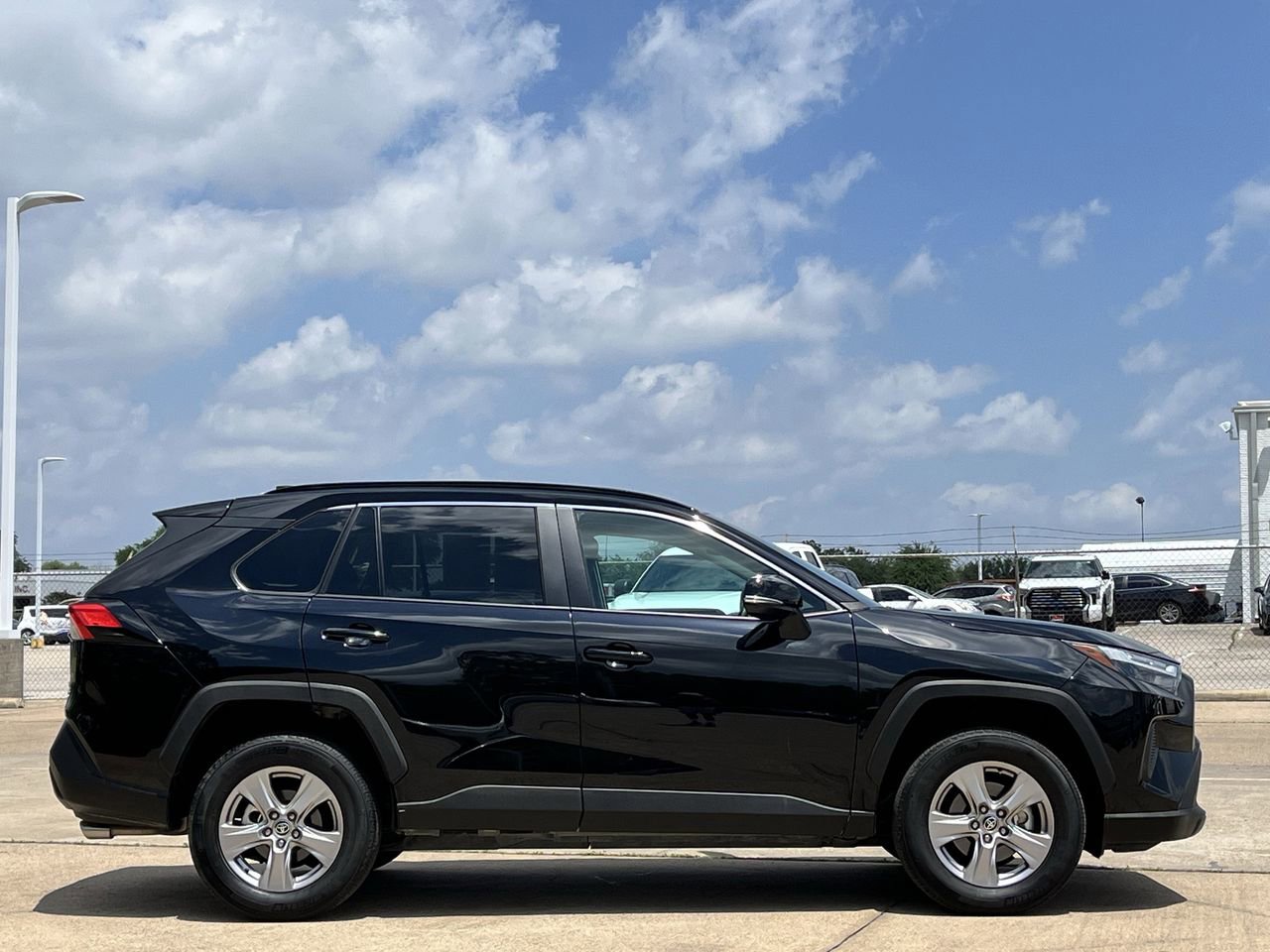 Used 2025 Toyota RAV4 XLE AWD/4WD image 3