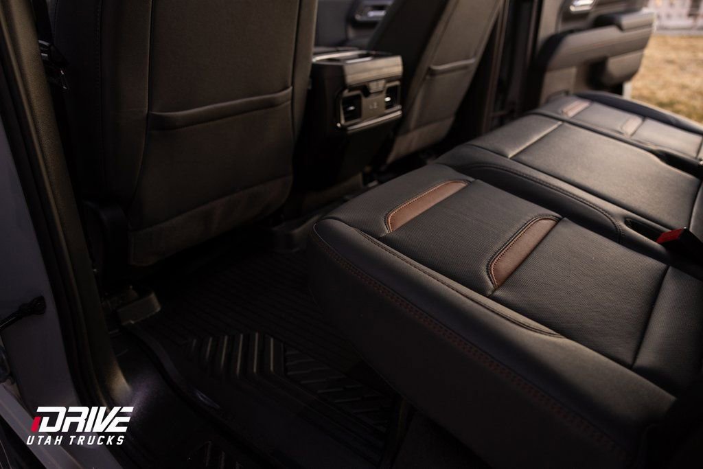 Used 2025 GMC Sierra 3500 AT4 w/ AT4 Premium Plus Package image 16