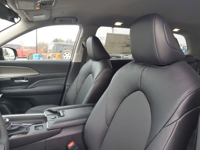 New 2026 Toyota Grand Highlander XLE image 11