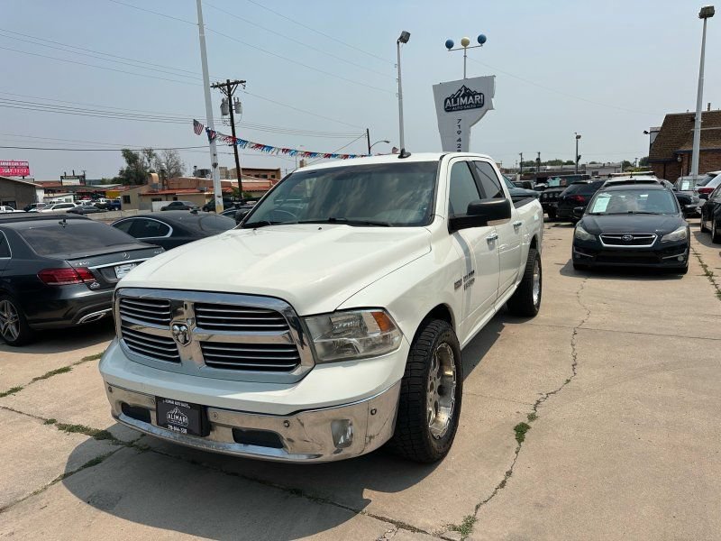 Used 2016 RAM 1500 SLT RWD image 3