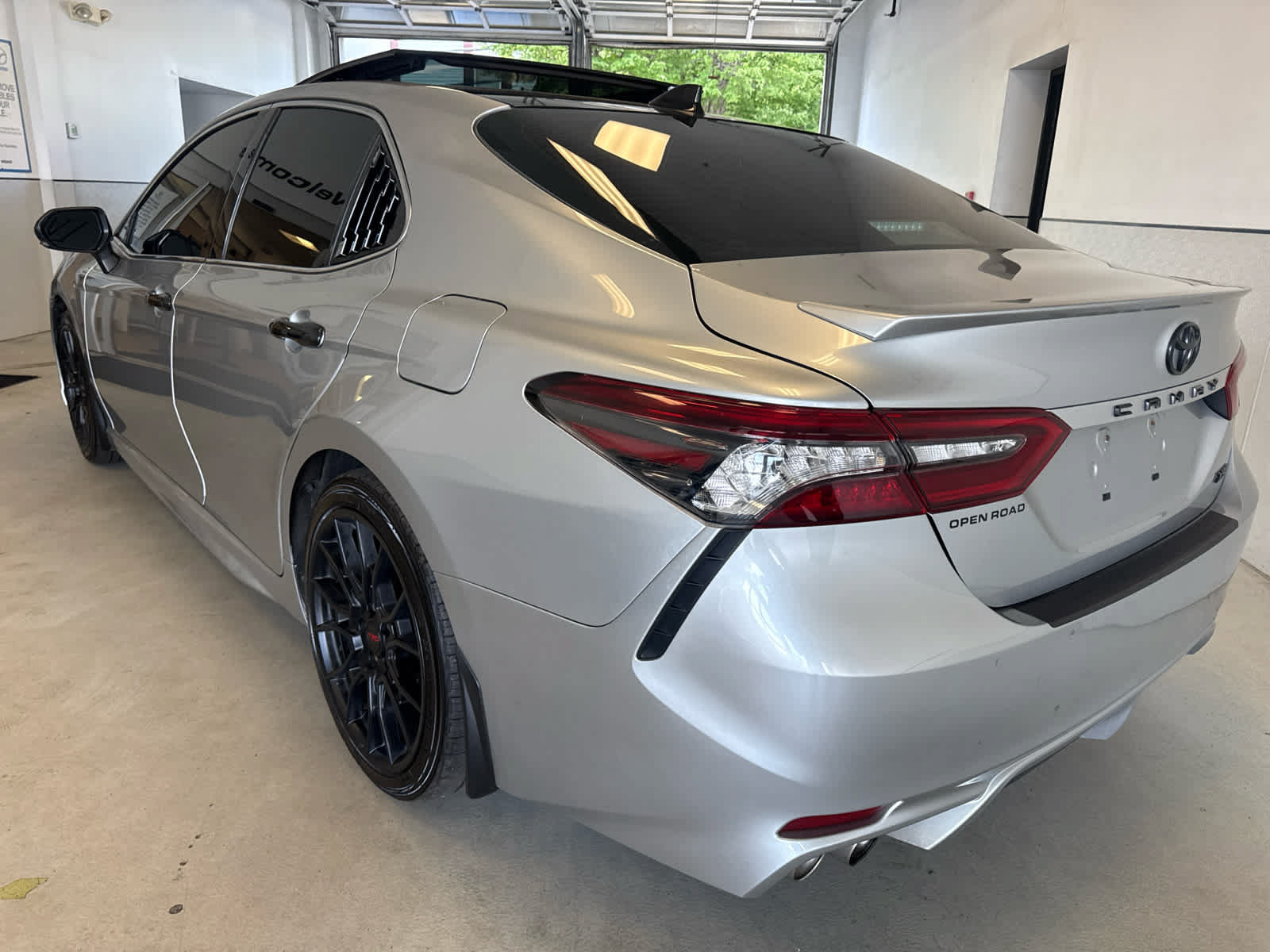 Used 2021 Toyota Camry XSE FWD image 5