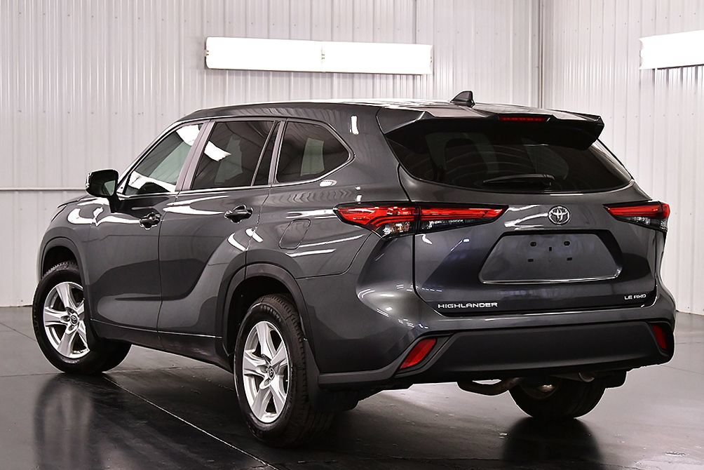 Used 2023 Toyota Highlander LE AWD/4WD image 5