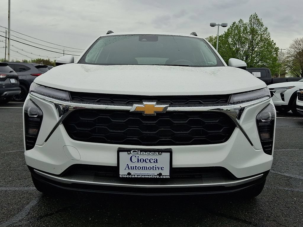 Used 2025 Chevrolet Trax LT FWD image 5