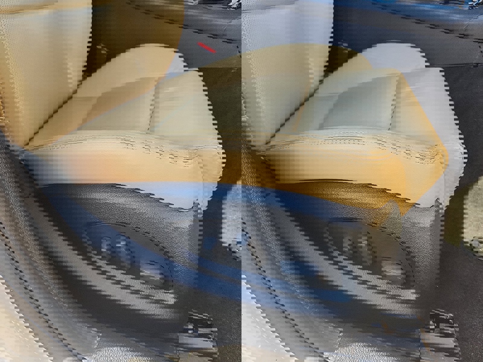 Used 2013 Cadillac ATS Luxury w/ Cold Weather Package image 34