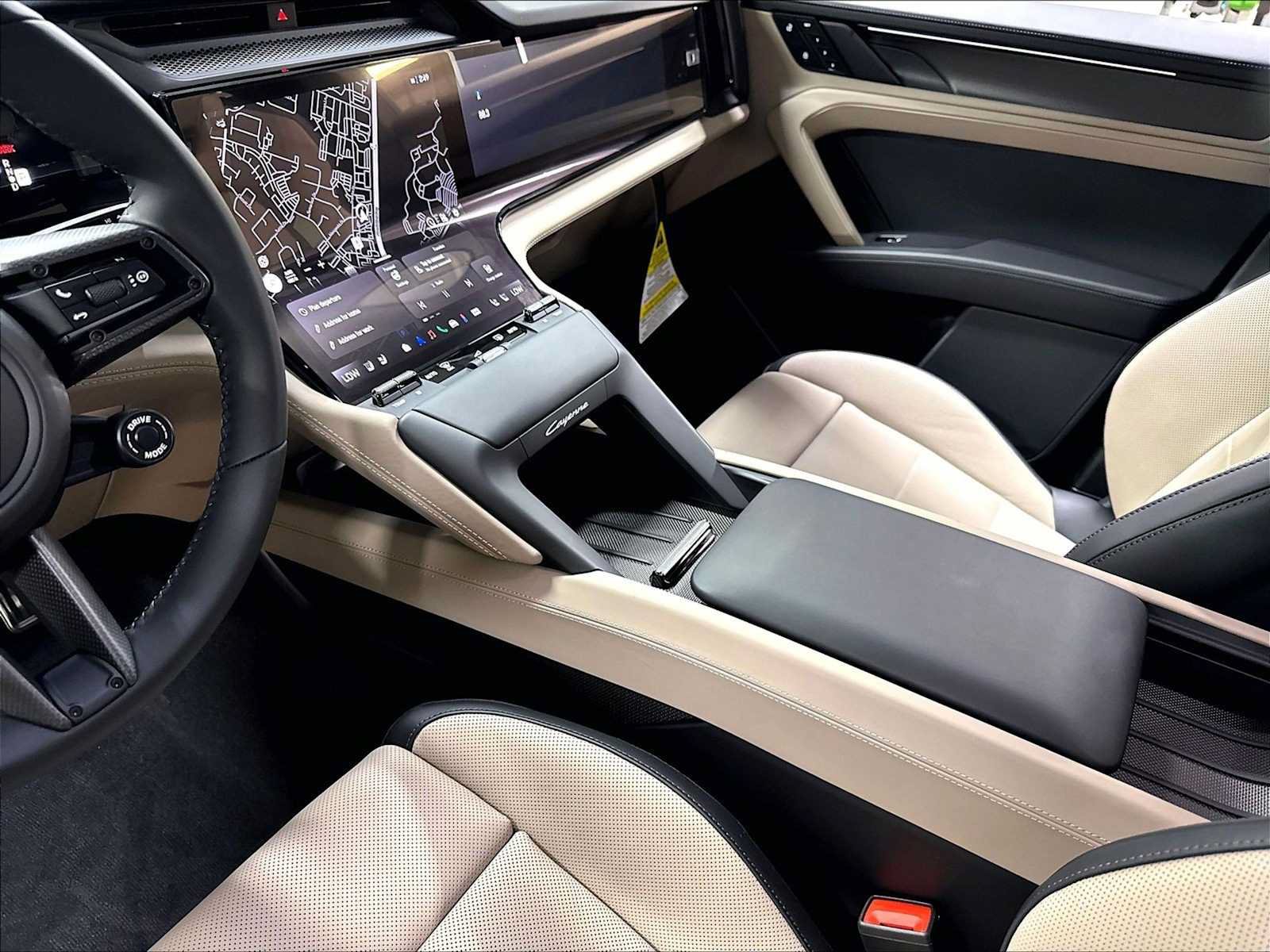 New 2026 Porsche Cayenne Turbo AWD/4WD image 17
