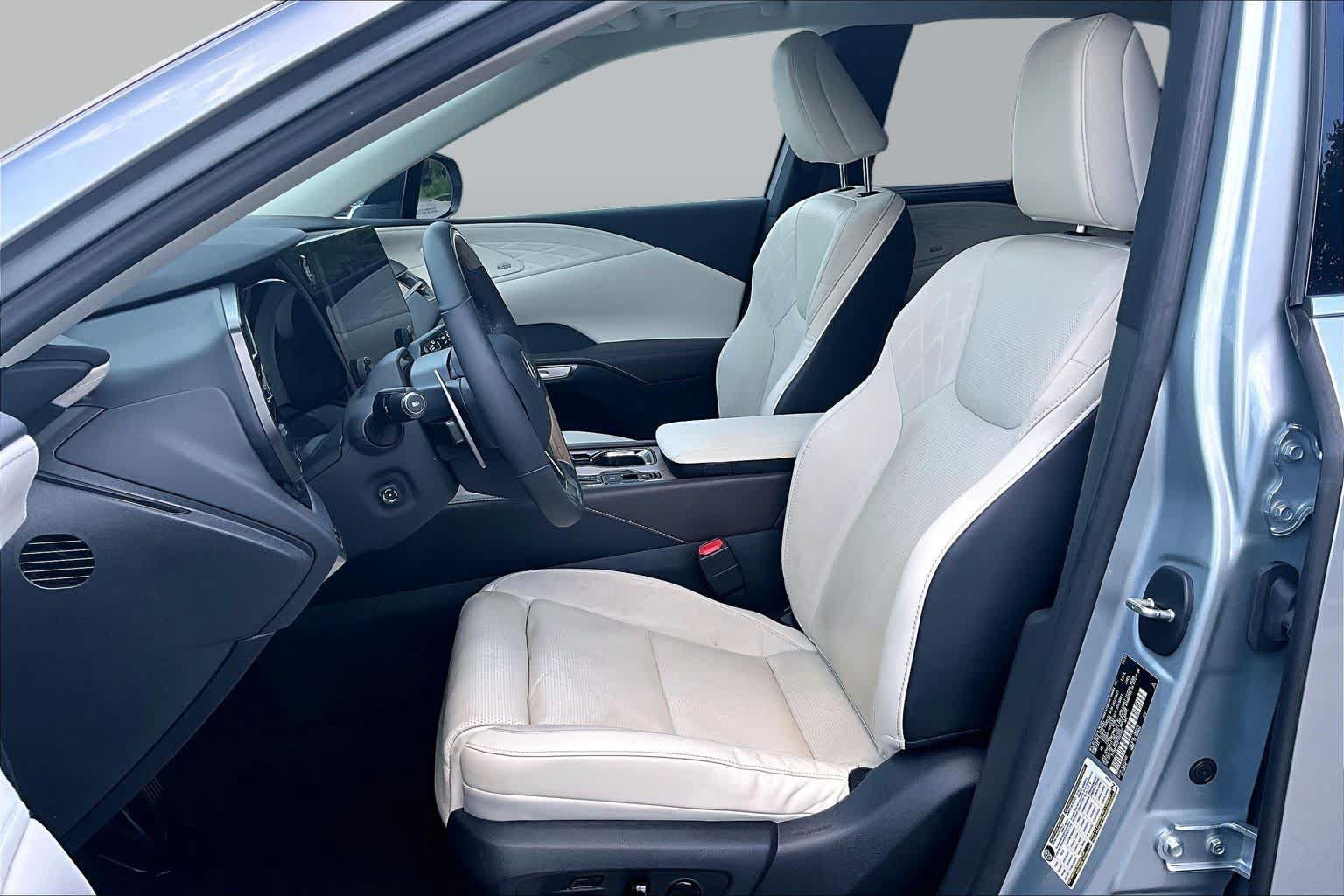 Used 2023 Lexus RX 350 FWD w/ Accessory Package (Z1) image 7