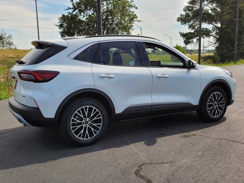 Used 2024 Ford Escape SE FWD image 13
